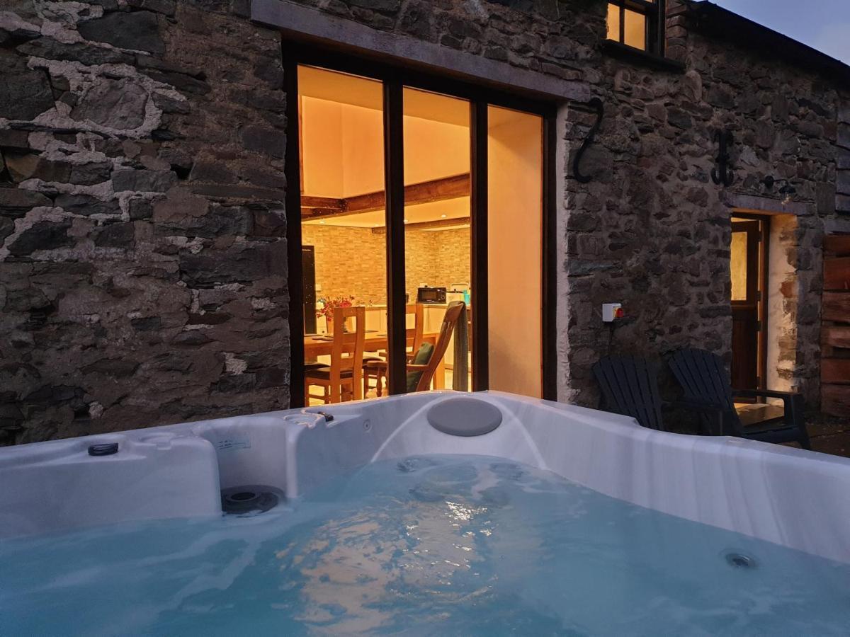 Galleri Hot Tub 2 Bed Ensuite Llwyn-Dafydd Exterior photo